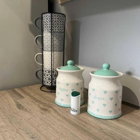 Spacious 2-Bedroom House In Stockton Heath With Free Wifi By Amazing Spaces Relocations Ltd Γουόρινγκτον Εξωτερικό φωτογραφία