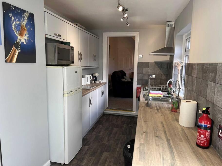 Spacious 2-Bedroom House In Stockton Heath With Free Wifi By Amazing Spaces Relocations Ltd Γουόρινγκτον Εξωτερικό φωτογραφία