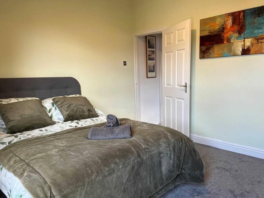 Spacious 2-Bedroom House In Stockton Heath With Free Wifi By Amazing Spaces Relocations Ltd Γουόρινγκτον Εξωτερικό φωτογραφία