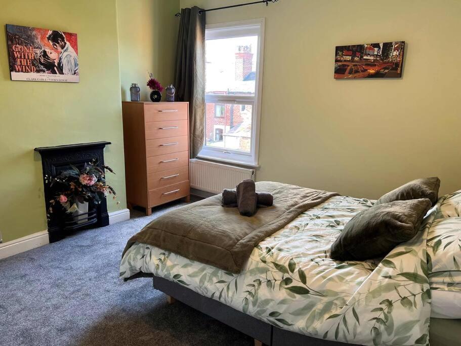 Spacious 2-Bedroom House In Stockton Heath With Free Wifi By Amazing Spaces Relocations Ltd Γουόρινγκτον Εξωτερικό φωτογραφία