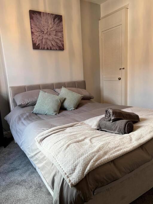 Spacious 2-Bedroom House In Stockton Heath With Free Wifi By Amazing Spaces Relocations Ltd Γουόρινγκτον Εξωτερικό φωτογραφία
